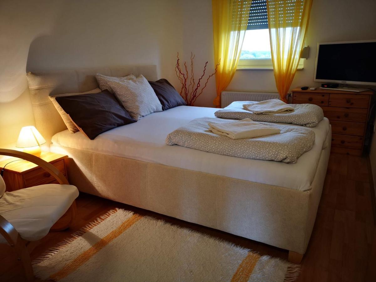 Meszaros Apartman Bük Buitenkant foto